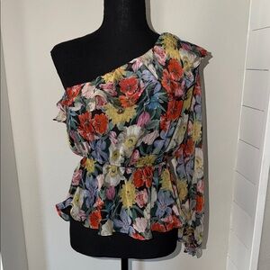Aakaa Floral Asymmetrical Blouse with Ruffle